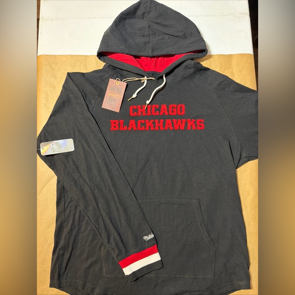 NWT Men's 2XL Chicago Blackhawks NHL Mitchell & Ness Pullover Hoodie